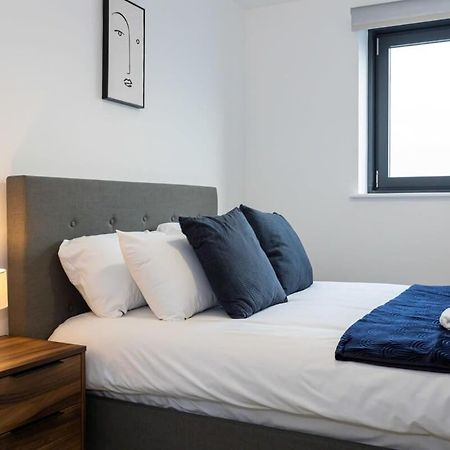 Modern 2 Bed Salford Apartment Stunning Views Манчестер Екстер'єр фото