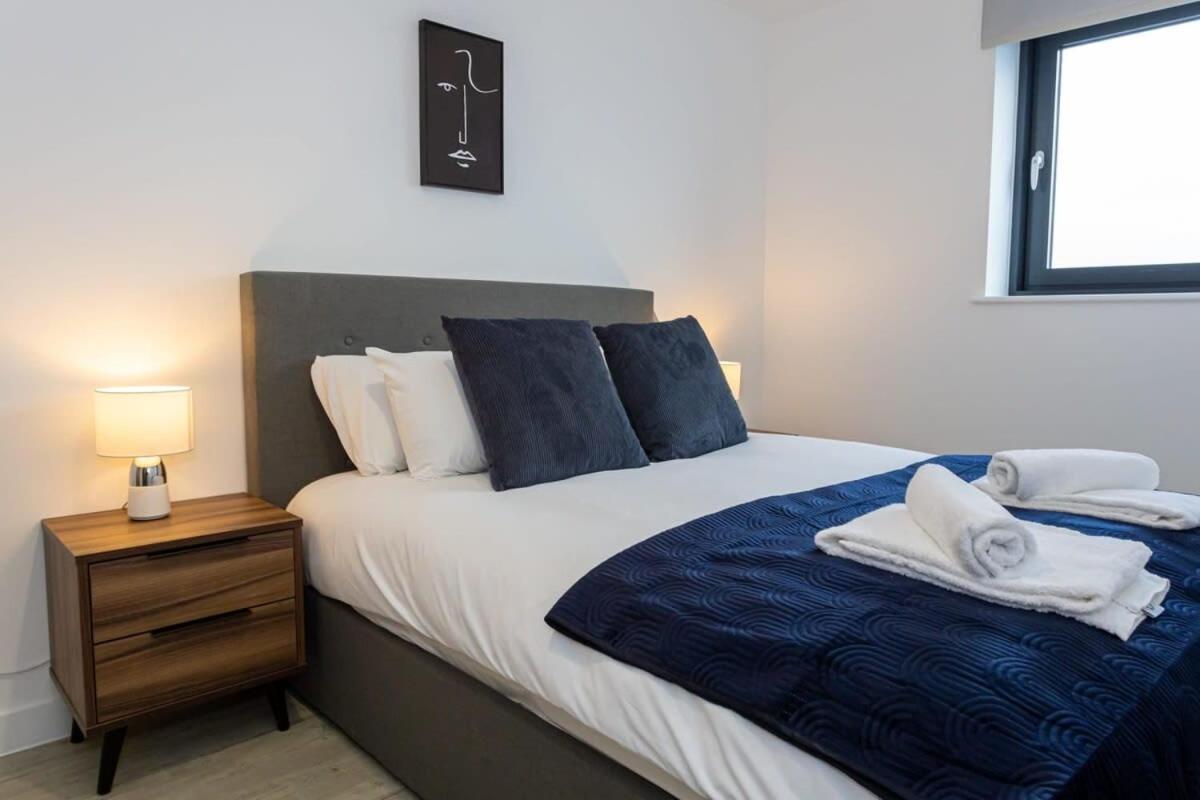 Modern 2 Bed Salford Apartment Stunning Views Манчестер Екстер'єр фото