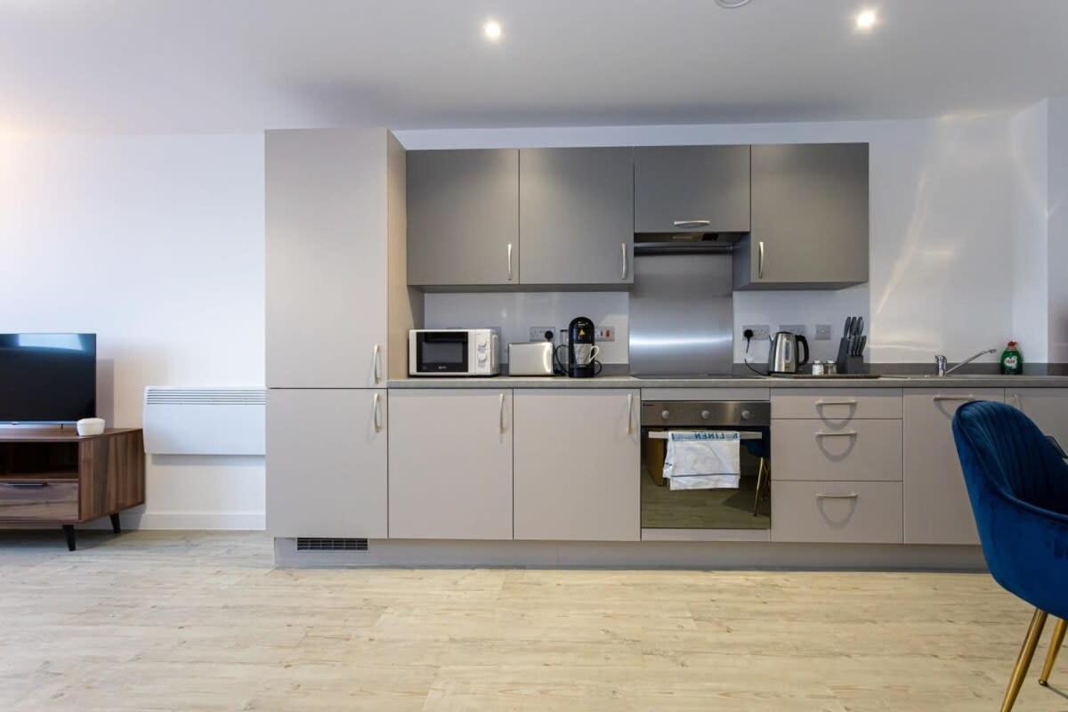 Modern 2 Bed Salford Apartment Stunning Views Манчестер Екстер'єр фото