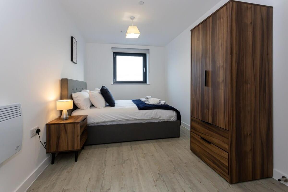 Modern 2 Bed Salford Apartment Stunning Views Манчестер Екстер'єр фото