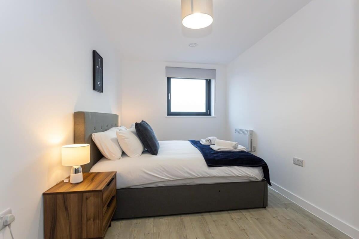 Modern 2 Bed Salford Apartment Stunning Views Манчестер Екстер'єр фото