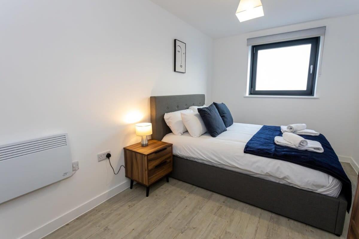 Modern 2 Bed Salford Apartment Stunning Views Манчестер Екстер'єр фото